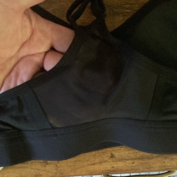 Women’s BNWT black light support sports bra medium. Mesh panel on back $35. OBO - Picture 4 of 4